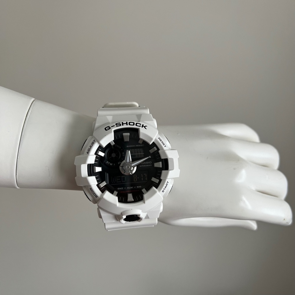 NEW Men's G Shock White